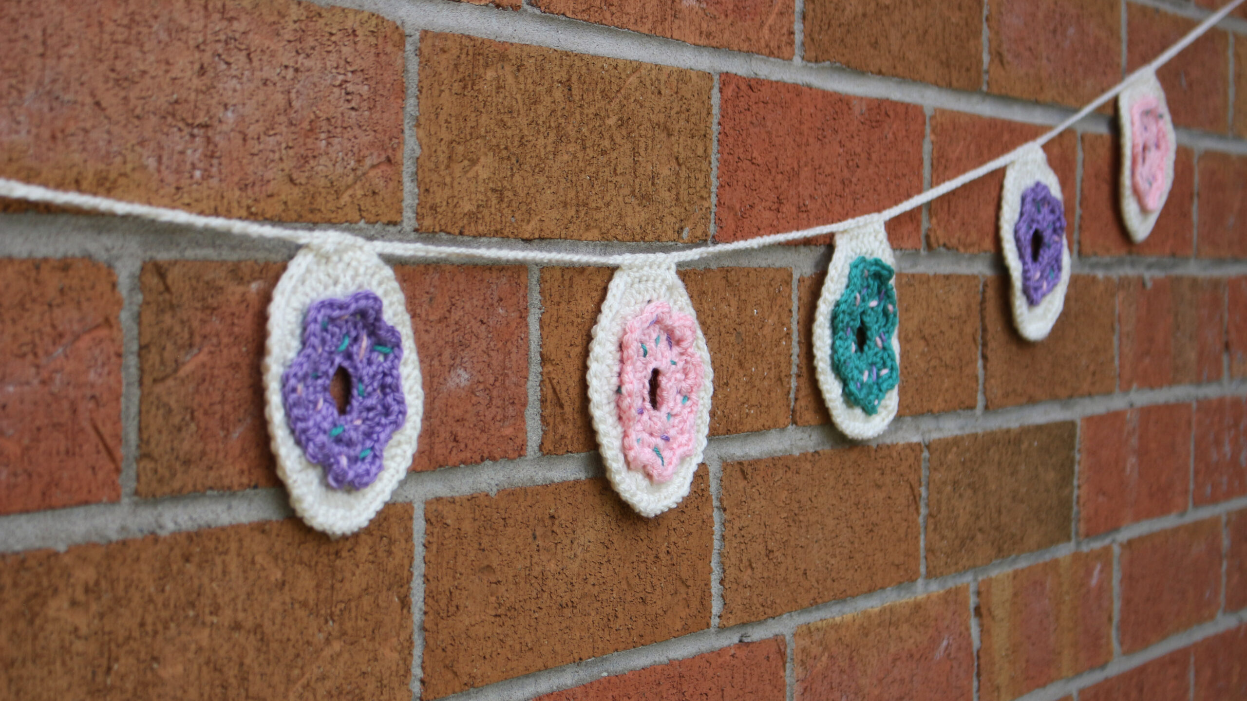Crochet Donut Bunting Banner pattern