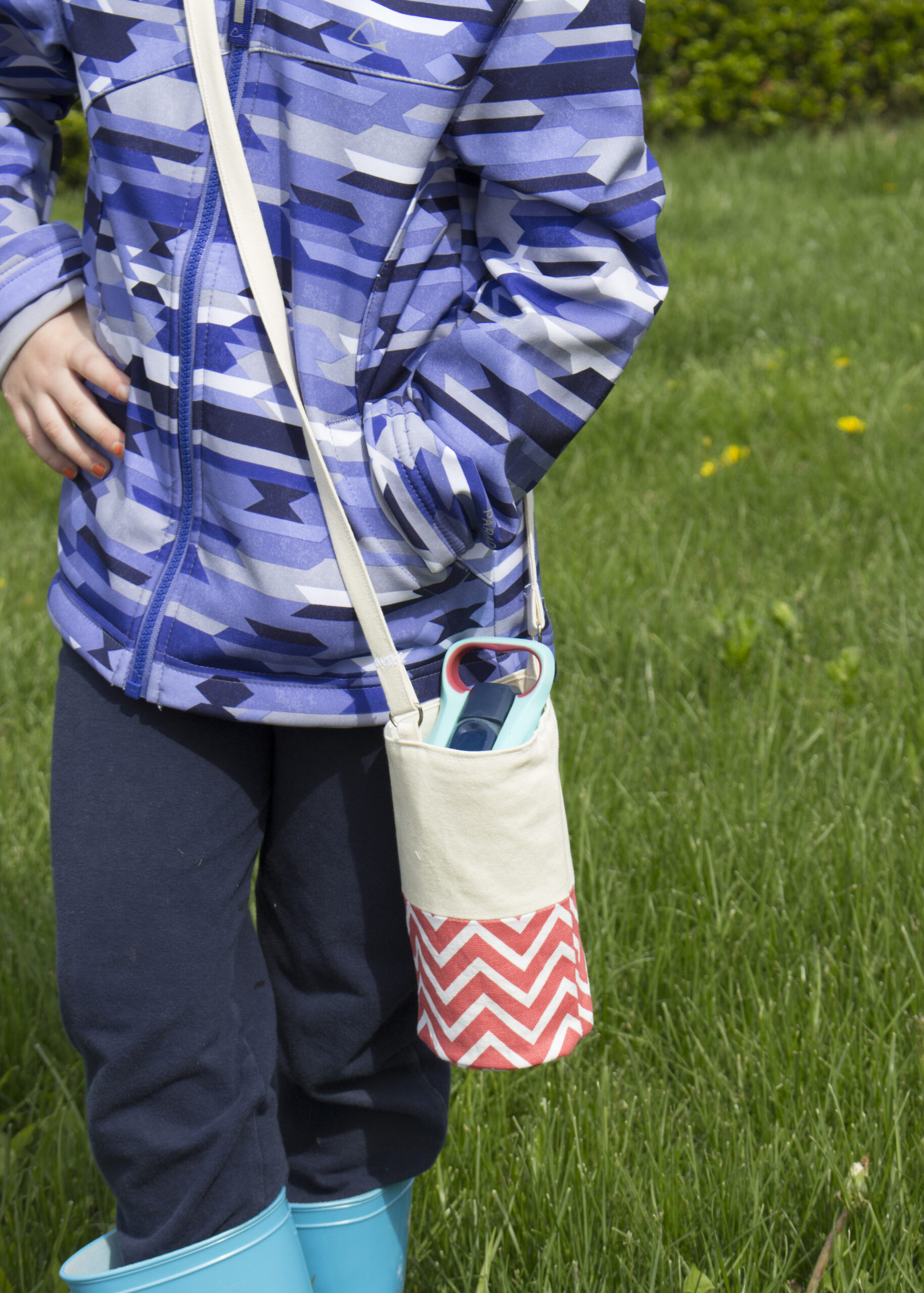 Sewing tutorial – Cross Body Water bottle holder | Charmed By Ashley